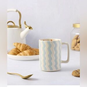 Blue and Cream Wavy Pattern Mug floral 18 oz Thyme & Table Spring Shabby Chic